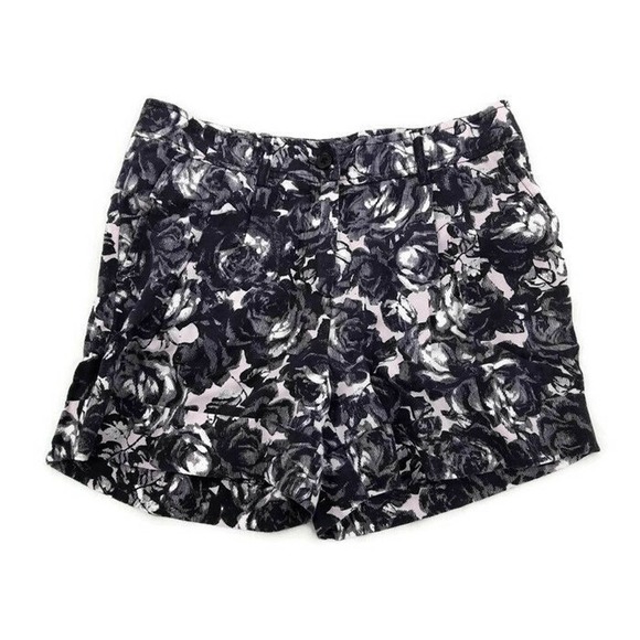 H & M Womens Shorts Floral Pleated Front Cuff Soft Feel Tencel® Fabric Size 4 - Picture 1 of 7